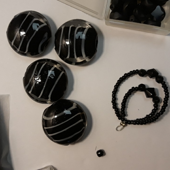 π₯50%offπ₯Black assorted beads - Picture 4 of 16